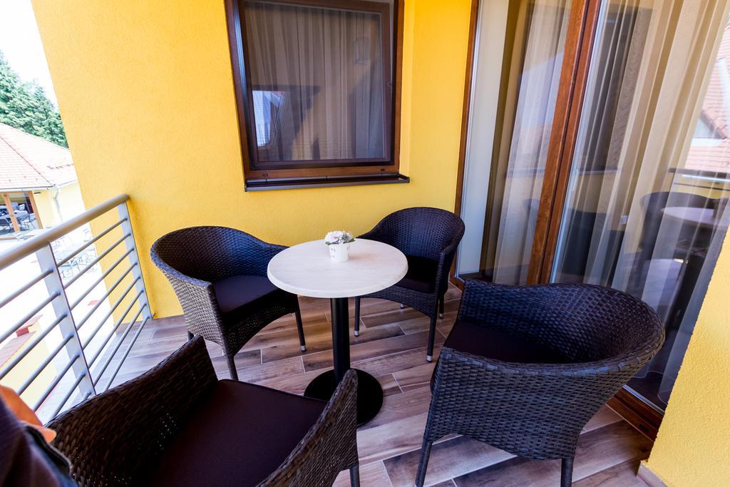 Frisko Panzio Bed & Breakfast Zalakaros Exterior photo