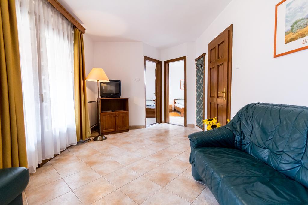 Frisko Panzio Bed & Breakfast Zalakaros Exterior photo